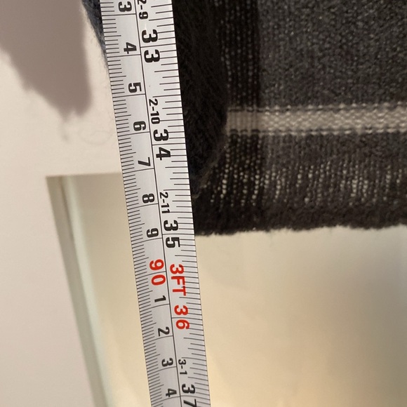 Ardene soft sweater. Dark and light grey. Shoulder to length in the back 35 in - Picture 5 of 5